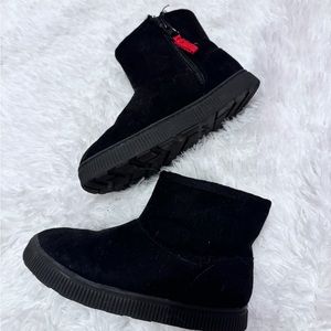 Girls cat & Jack size 12 black boots